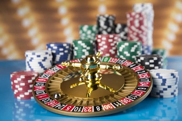 Ceme Online table interface on opa showing card hands and betting positions